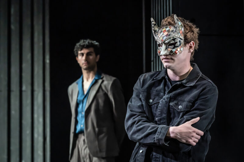 See Jason Barnett & Taheen Modak in ‘Hamlet’ at Bristol’s Old Vic